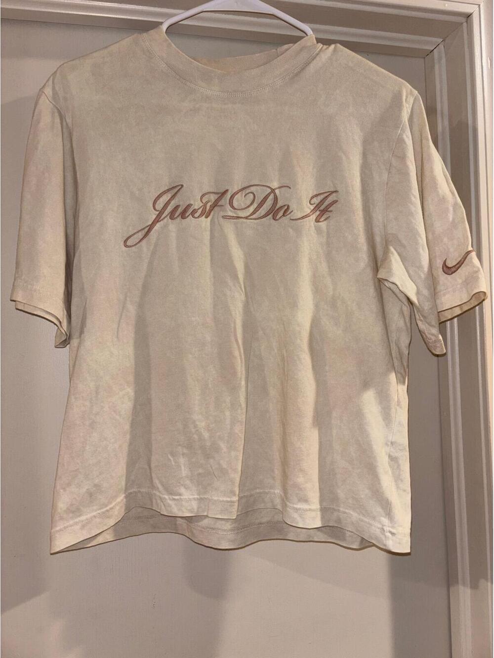 Nike Just Do It Embroidered Tee XS Beige Loose Fit NWT Women’s